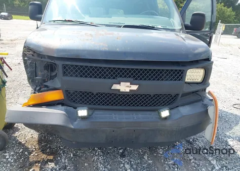 2004 Chevrolet Express z USA, uszkodzony, nr VIN 1GCGG25V541211382